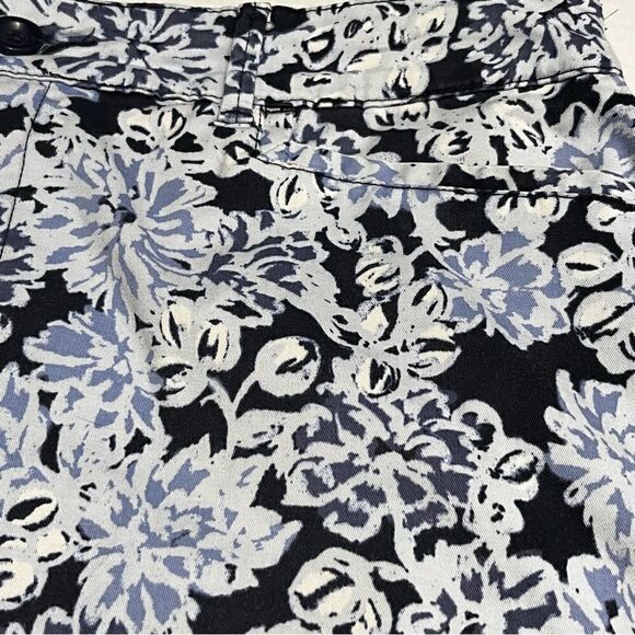Croft and Barrow Blue Floral Shorts Size 12 - Picture 5 of 8